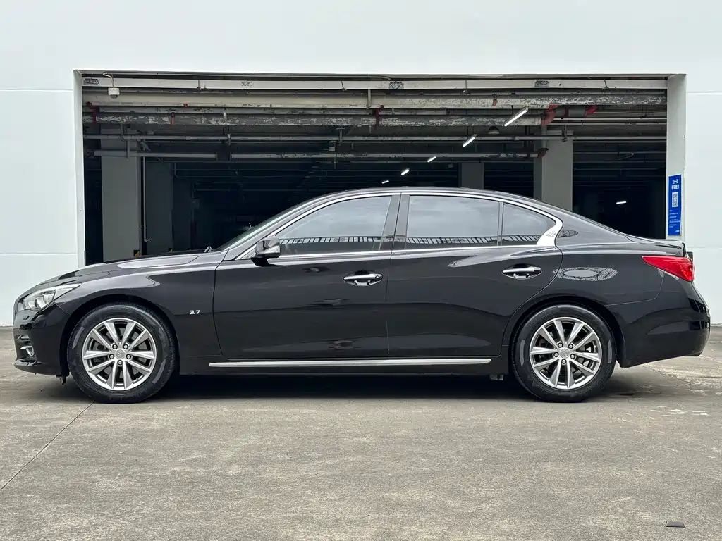 Infiniti Q50L 2018 — фото 7
