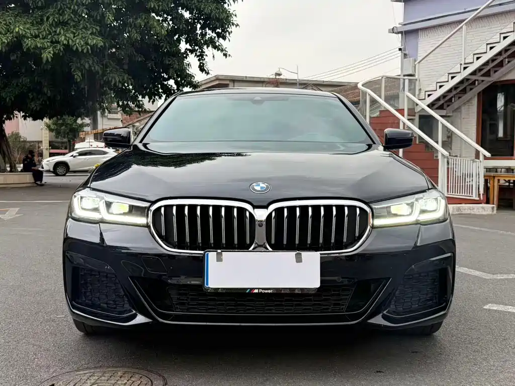 BMW 5 Series 2023 — фото 2
