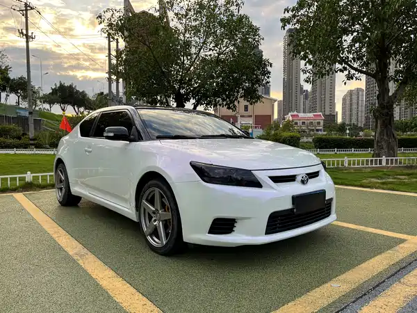 Toyota Jie Luchi 2012