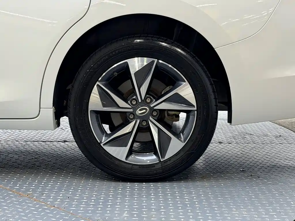 GAC Trumpchi M6 2023 — фото 15