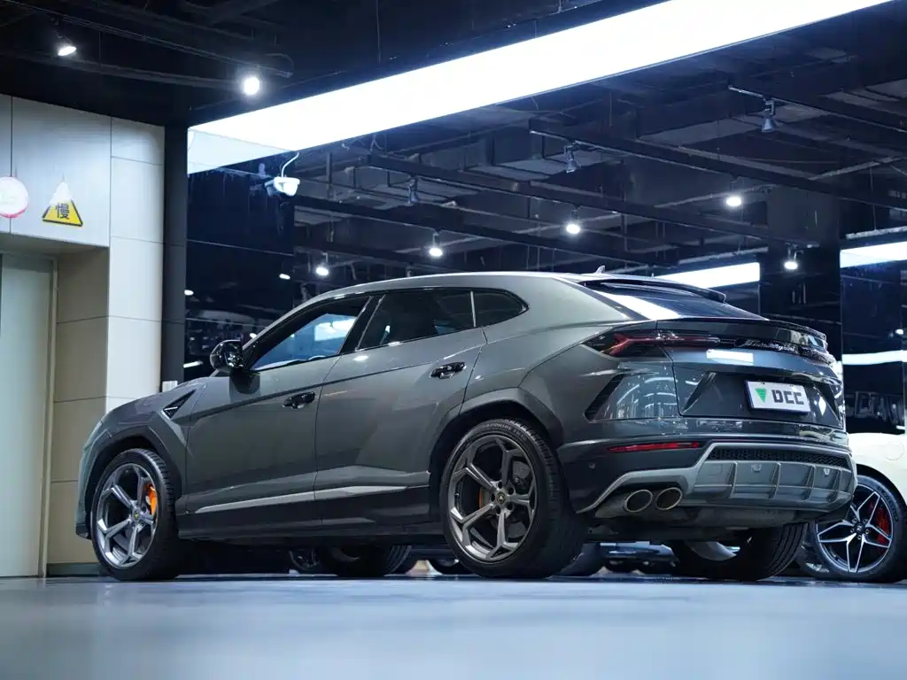 Lamborghini Urus 2020 — фото 11