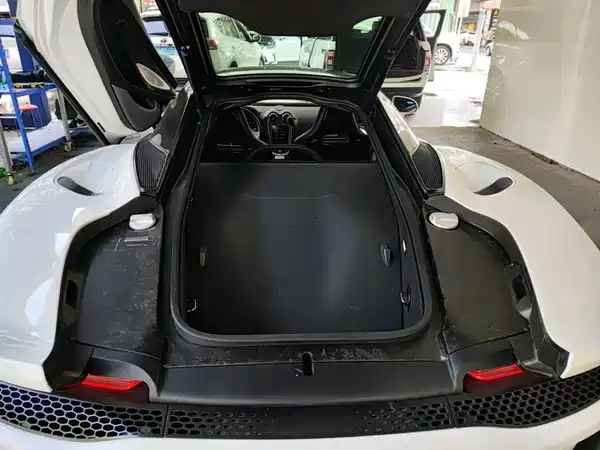 McLaren GT 2021