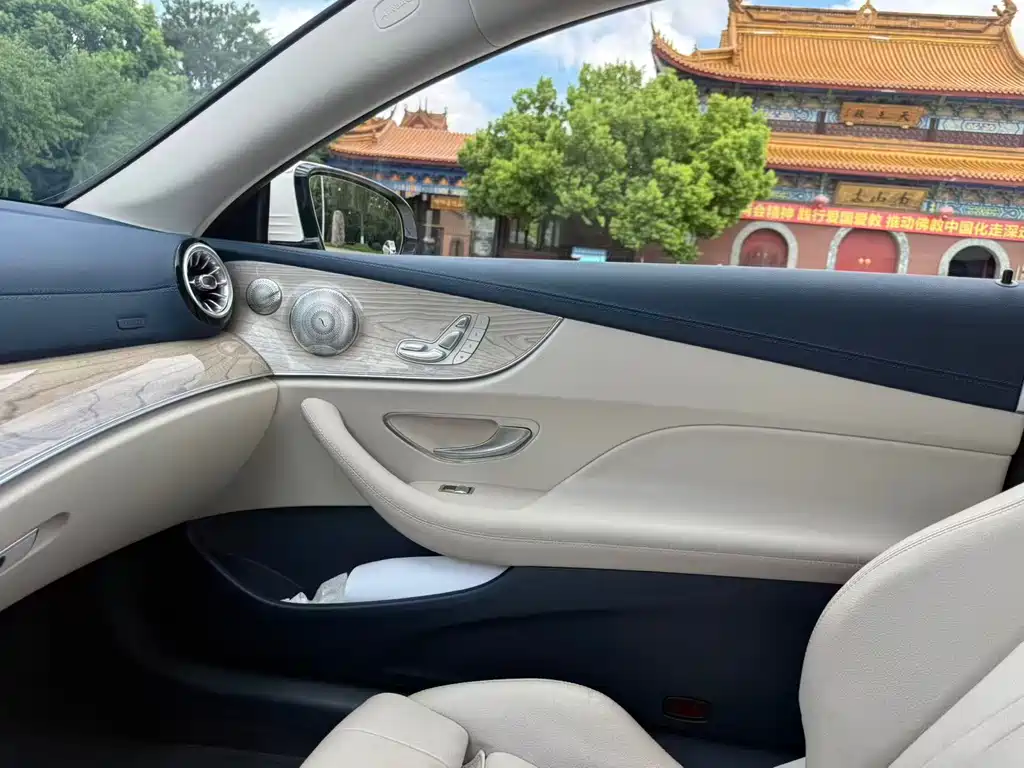 Mercedes-Benz E-Class 2022 — фото 13