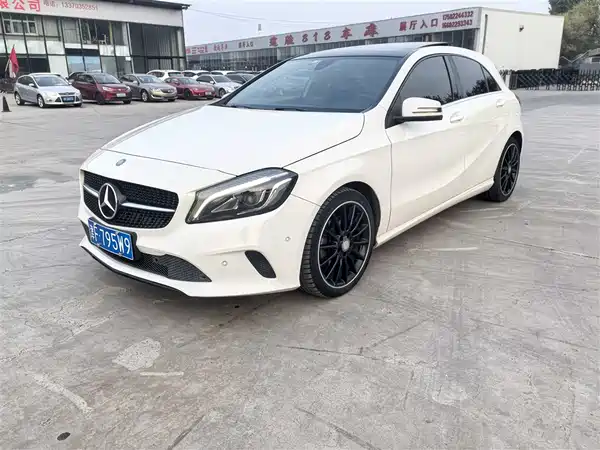 Mercedes-Benz A-Class 2015