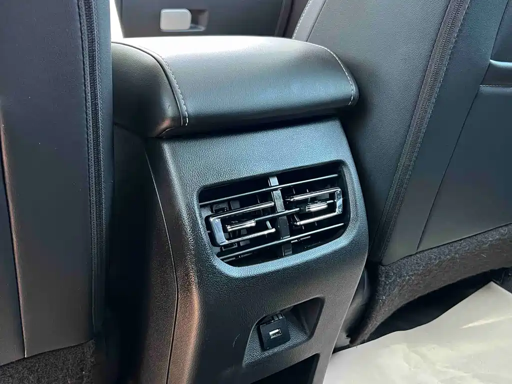 Haval M6 2022 — фото 18