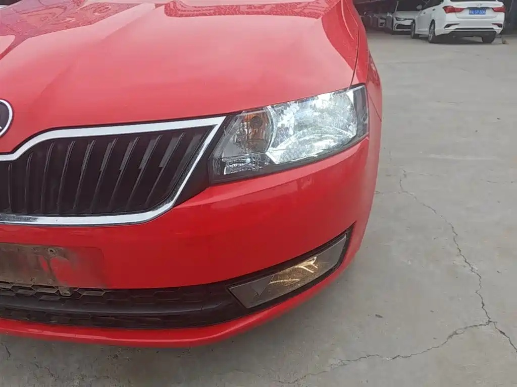 Skoda Rapid Spaceback 2014 — фото 24