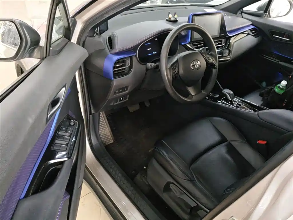 Toyota C-HR EV 2021 — фото 12