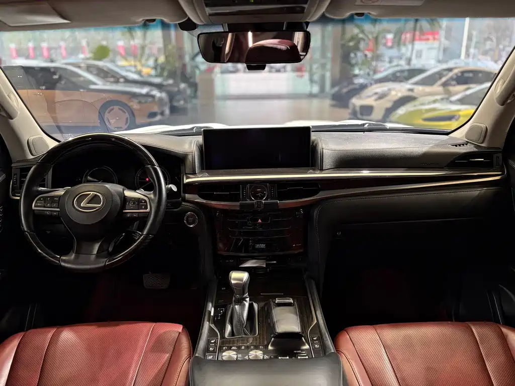 Lexus LX 2018 — фото 13
