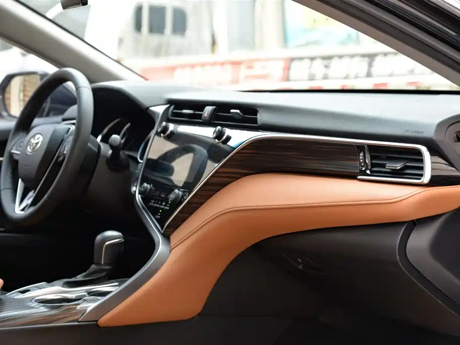 Toyota Camry 2021 — фото 13