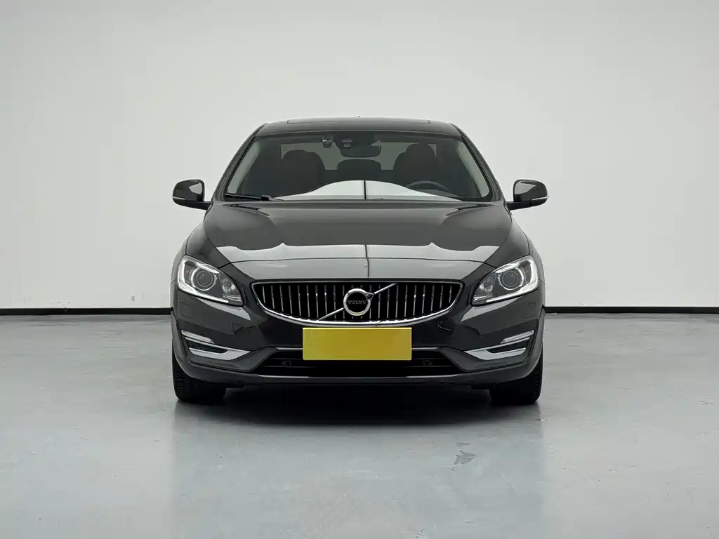 Volvo S60 2019 — фото 2