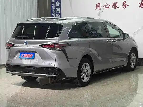 Toyota Sienna 2023