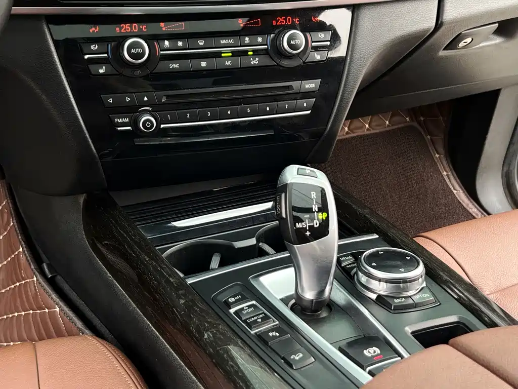 BMW X5 2015 — фото 18