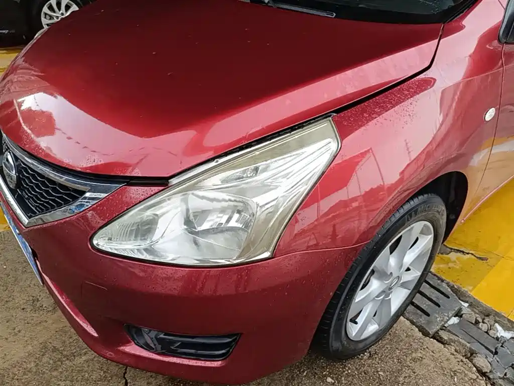 Nissan Tiida 2015 — фото 24