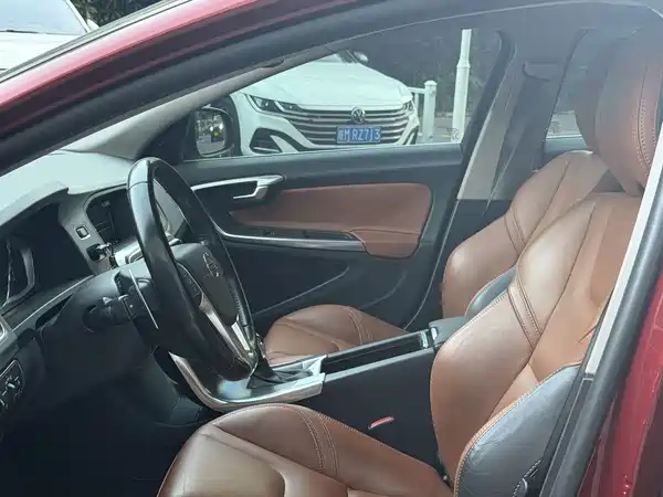 Volvo V60 2015