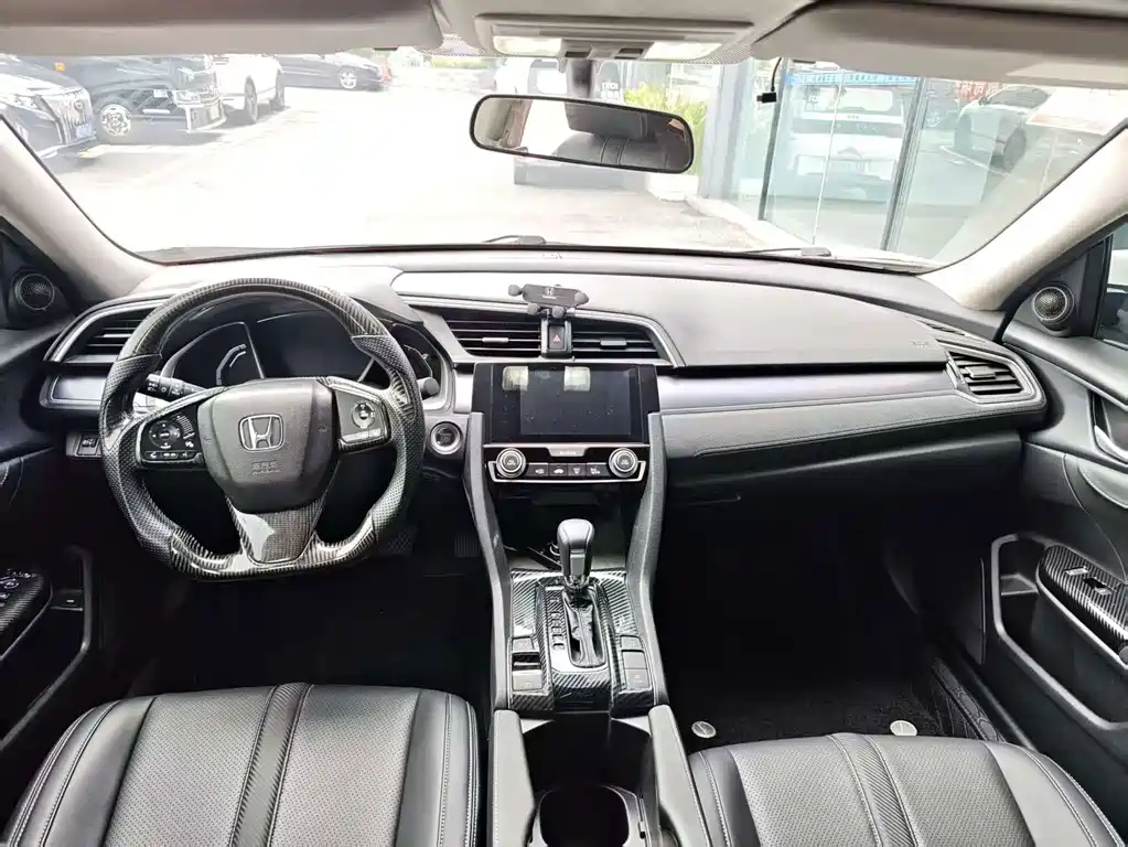 Honda Civic 2017 — фото 10