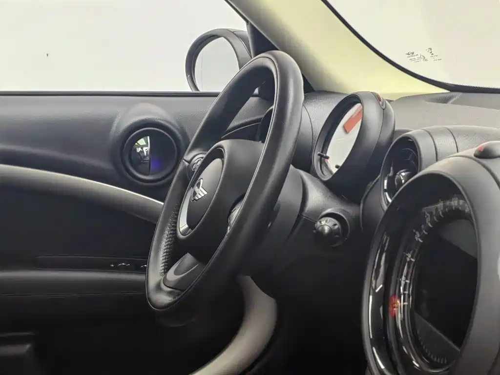 MINI Countryman 2015 — фото 22