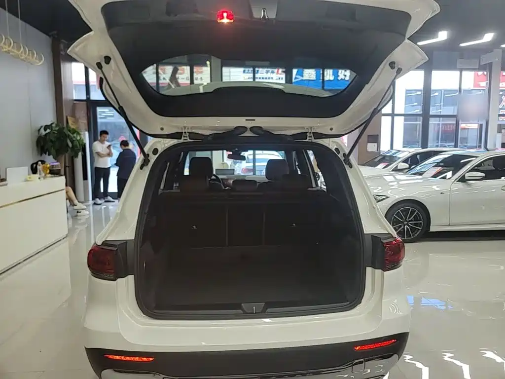 Mercedes-Benz GLB 2023 — фото 19