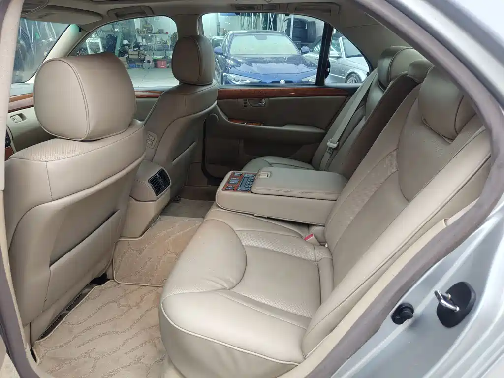 Lexus LS 2005 — фото 15