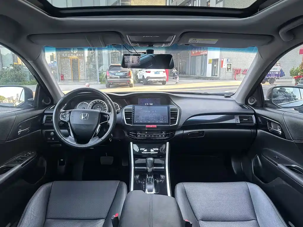 Honda Accord 2018 — фото 5