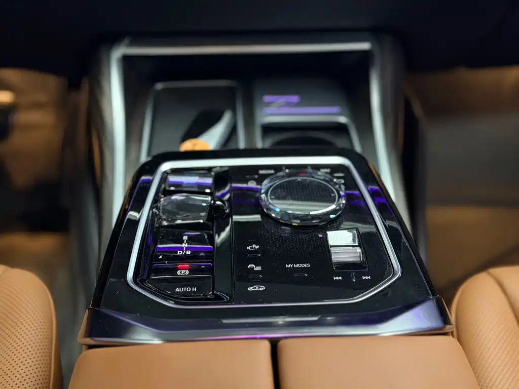 BMW i7 2023 — фото 9