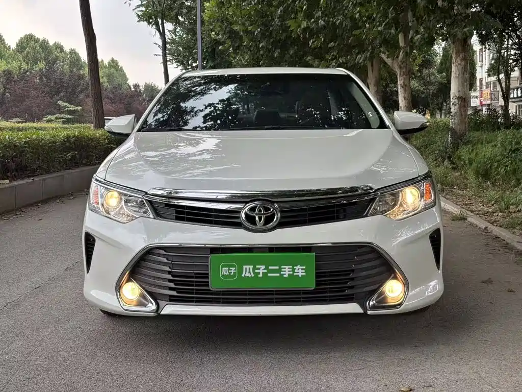 Toyota Camry 2015 — фото 3