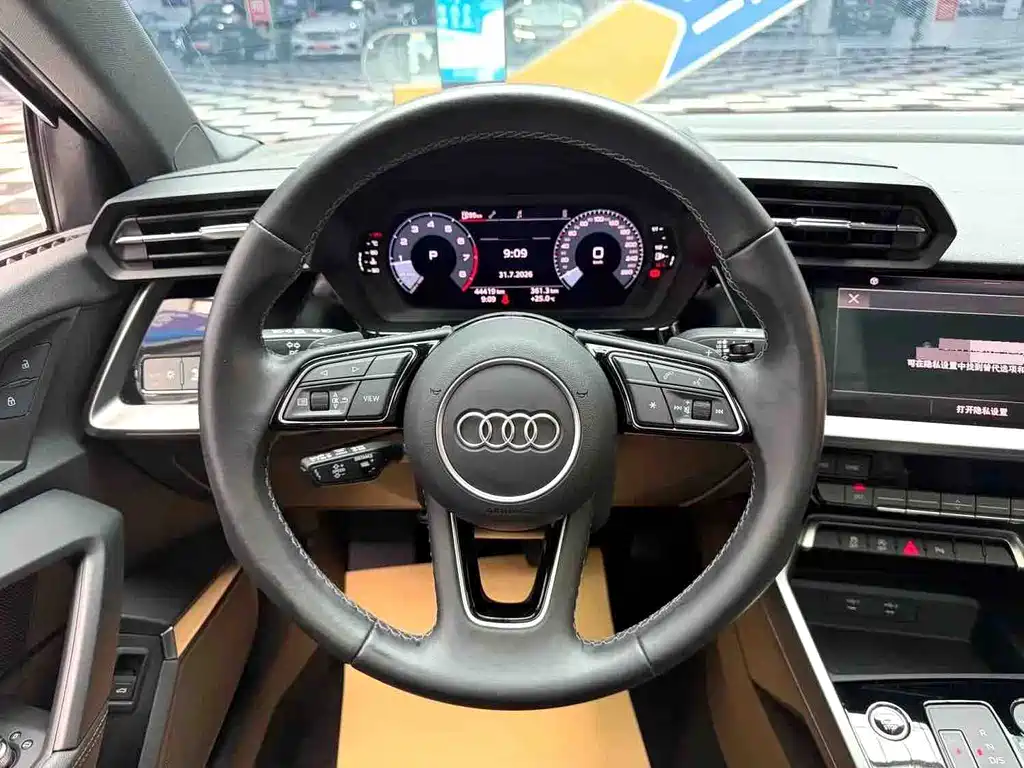 Audi A3 2023 — фото 10