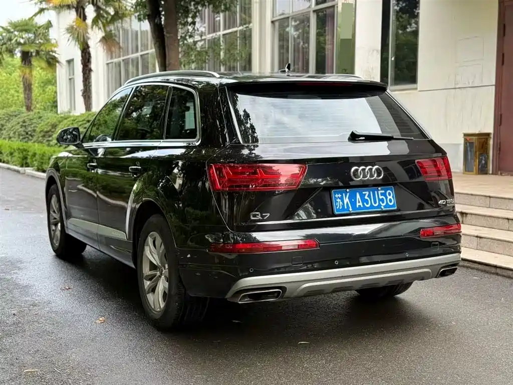 Audi Q7 2018 — фото 9