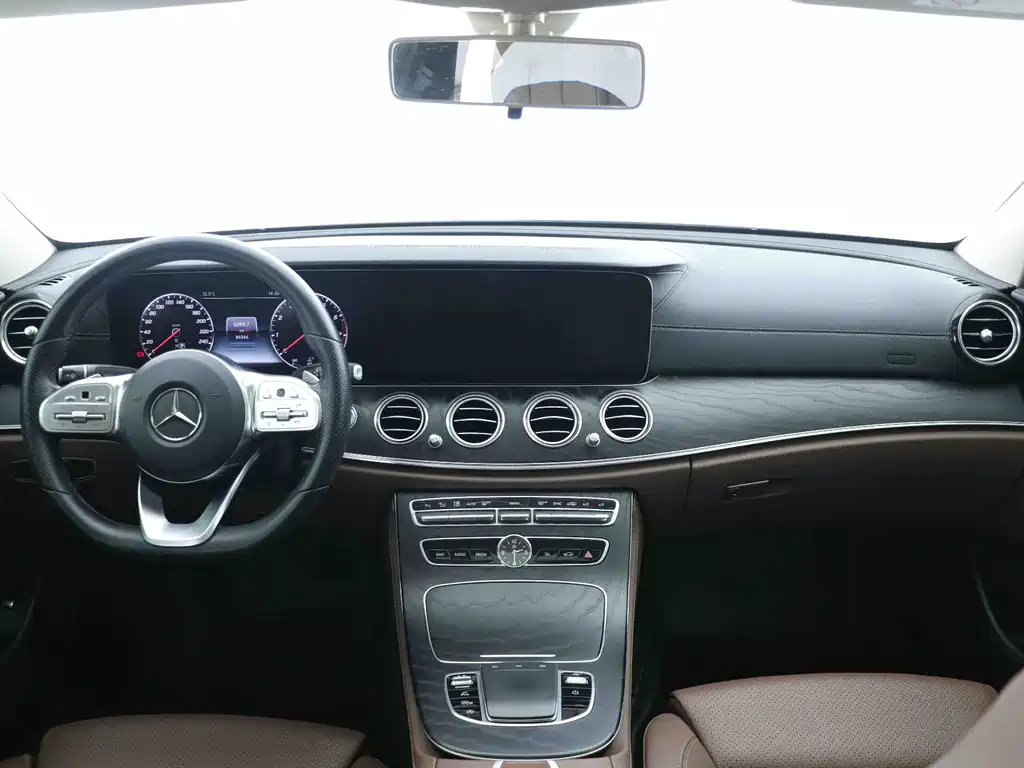 Mercedes-Benz E-Class 2019 — фото 12
