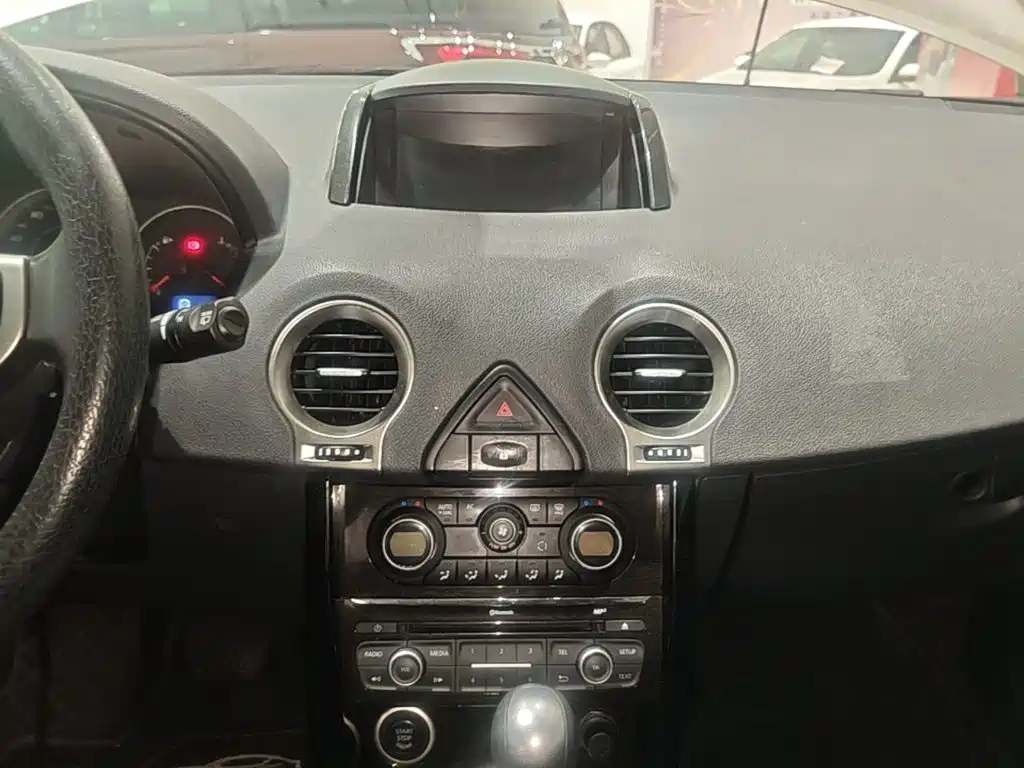 Renault Koleos 2015 — фото 13