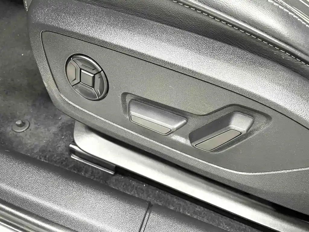Audi A3 2023 — фото 12