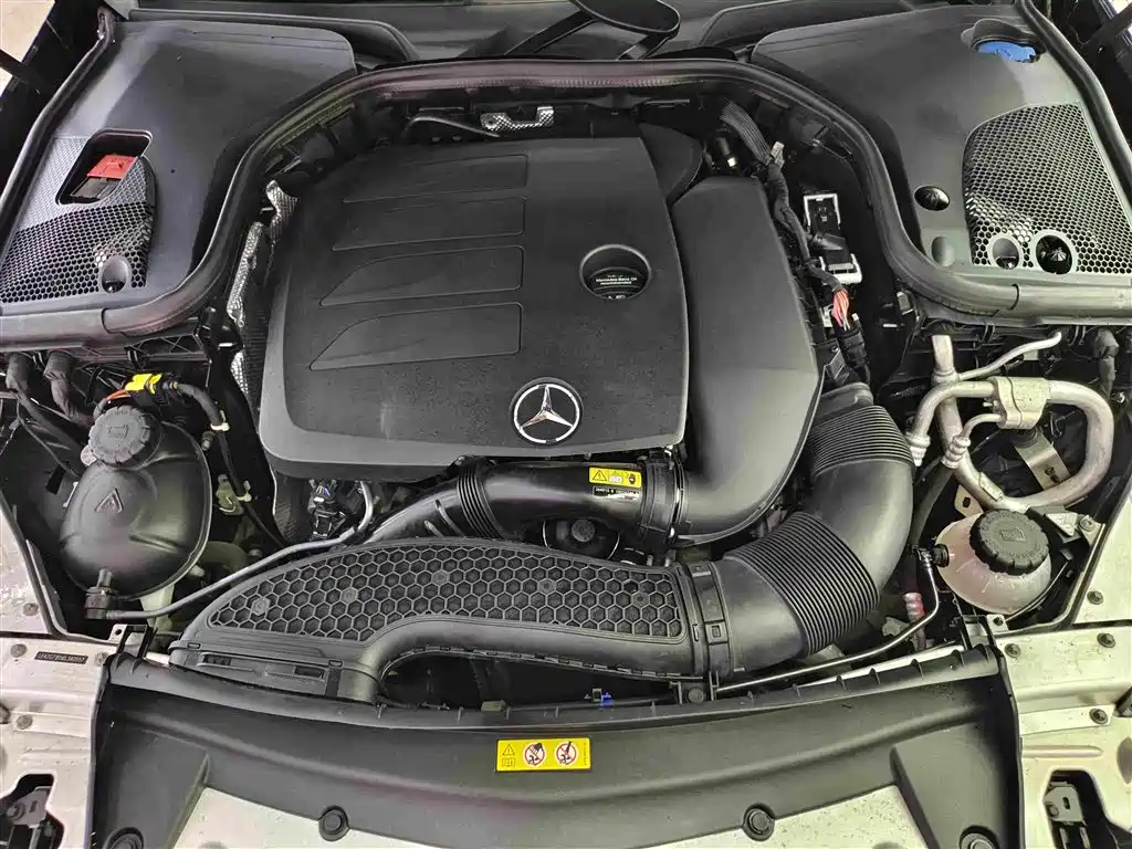 Mercedes-Benz E-Class 2019 — фото 16