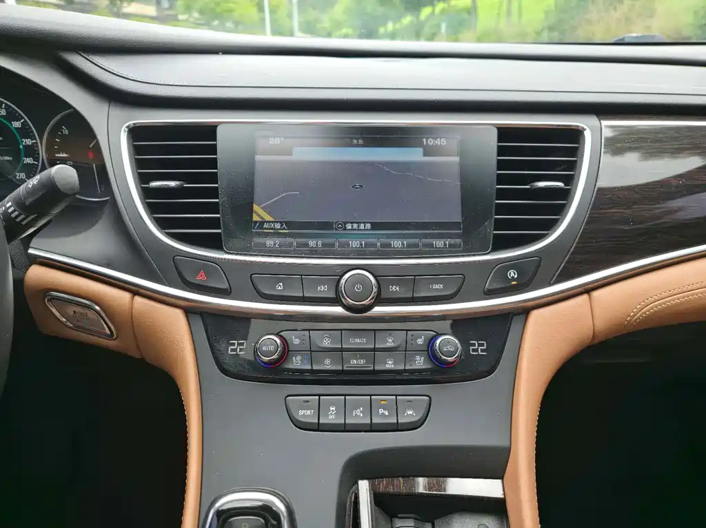 Buick LaCrosse 2017 — фото 13