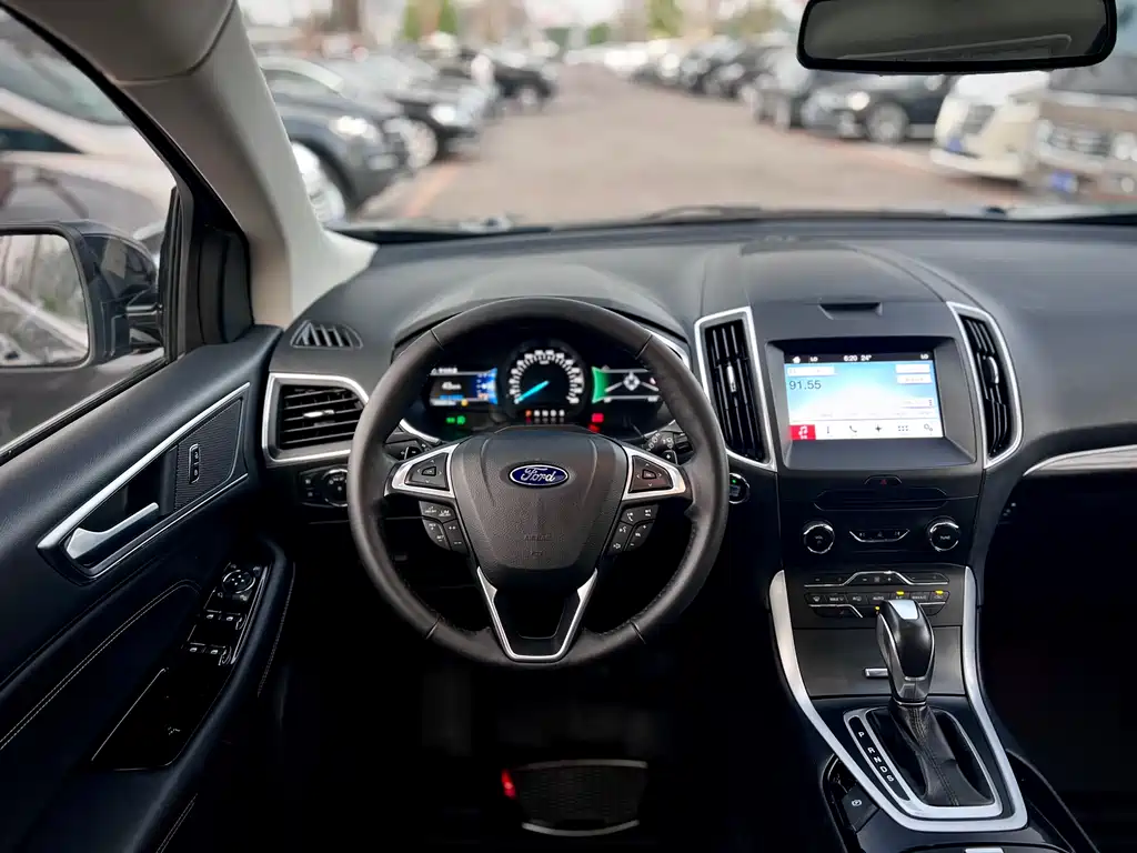 Ford Edge 2017 — фото 11