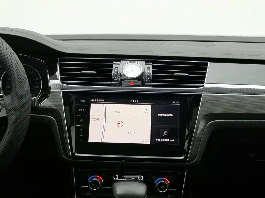 Volkswagen Phideon 2019 — фото 12