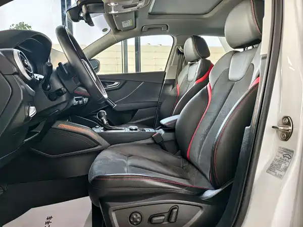 Audi Q2L 2024