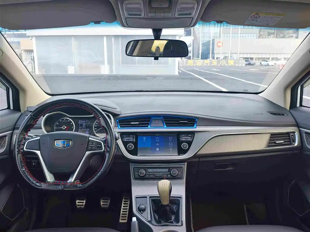 Geely Emgrand GS 2017 — фото 14