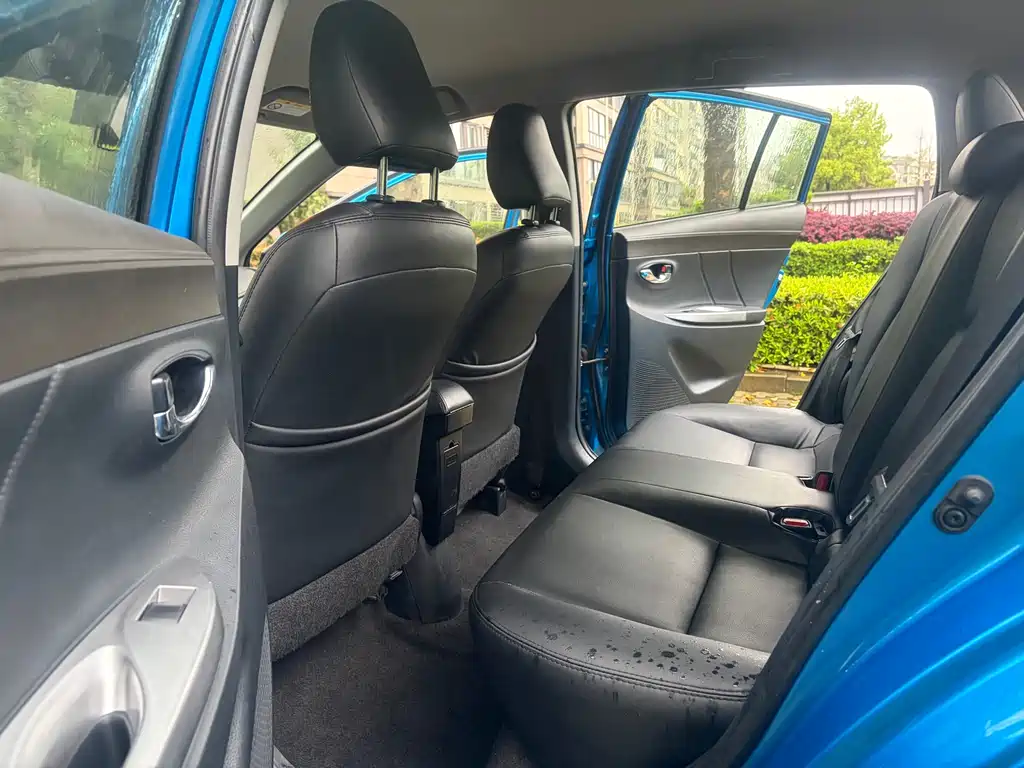 Toyota Yaris L 2016 — фото 18
