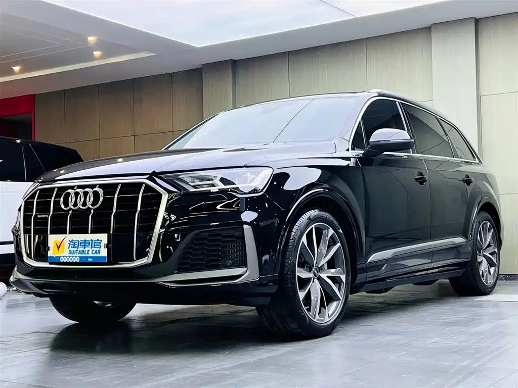Audi Q7 2023 — фото 1