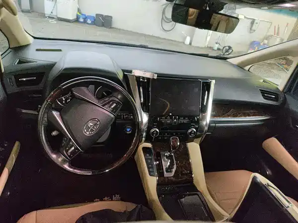 Toyota Alphard 2022