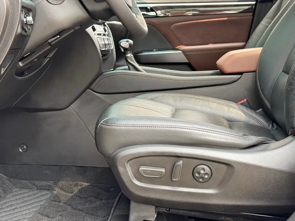 GAC Motor Trumpchi GS8 2019 — фото 18