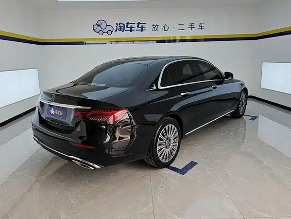 Mercedes-Benz E-Class 2022