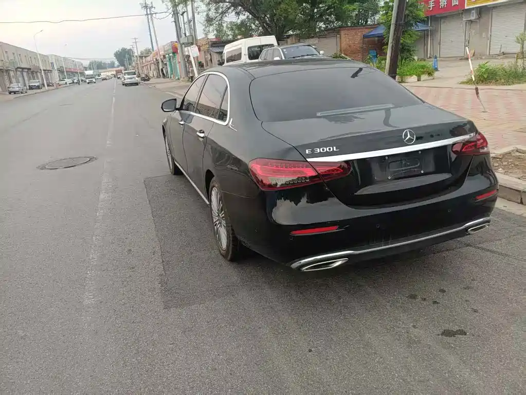 Mercedes-Benz E-Class 2022