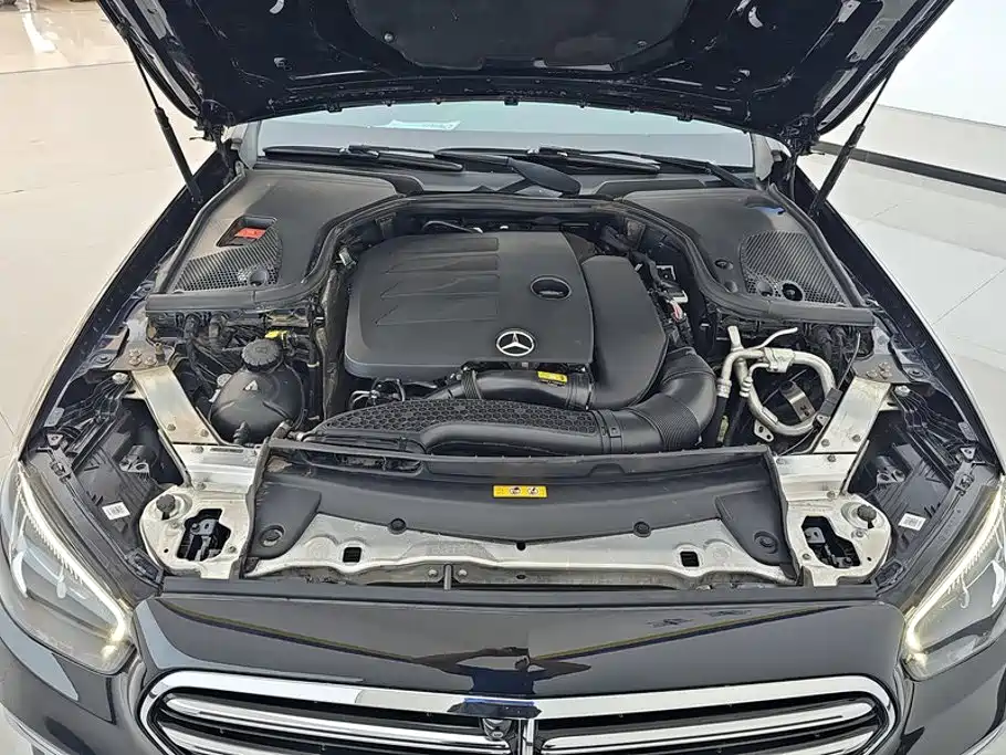 Mercedes-Benz E-Class 2022 — фото 10