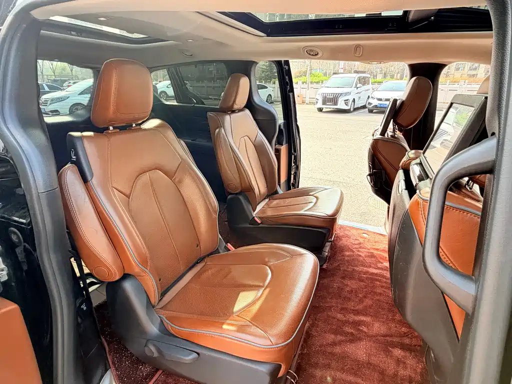 Chrysler Grand Voyager 2019 — фото 8