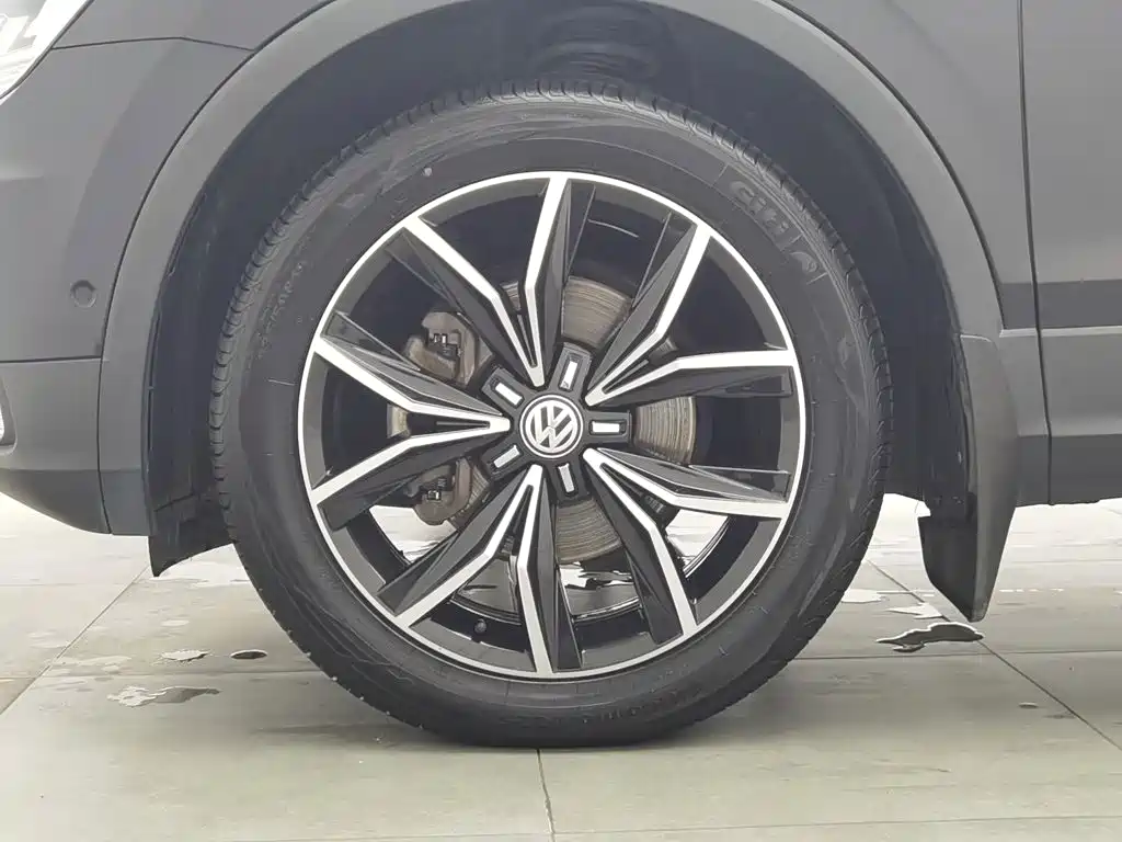 Volkswagen Tiguan L 2020 — фото 17