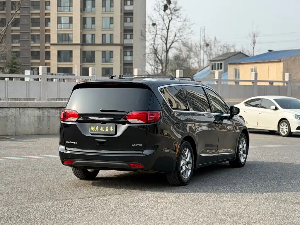 Chrysler Grand Voyager 2019 — фото 17