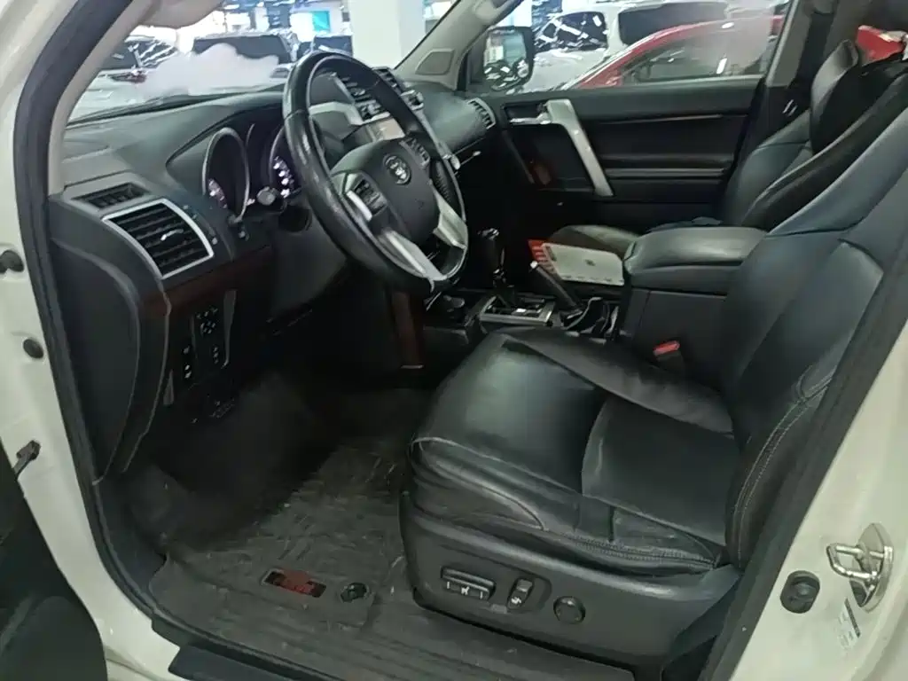 Toyota Prado 2017 — фото 15