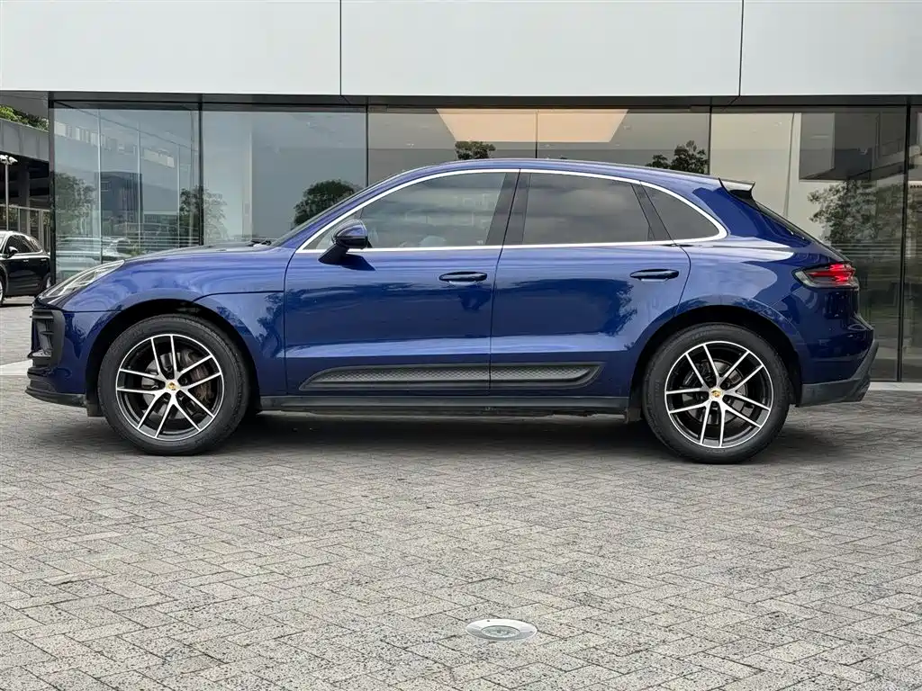 Porsche Macan 2023 — фото 2