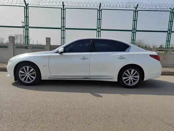Infiniti Q50L 2016