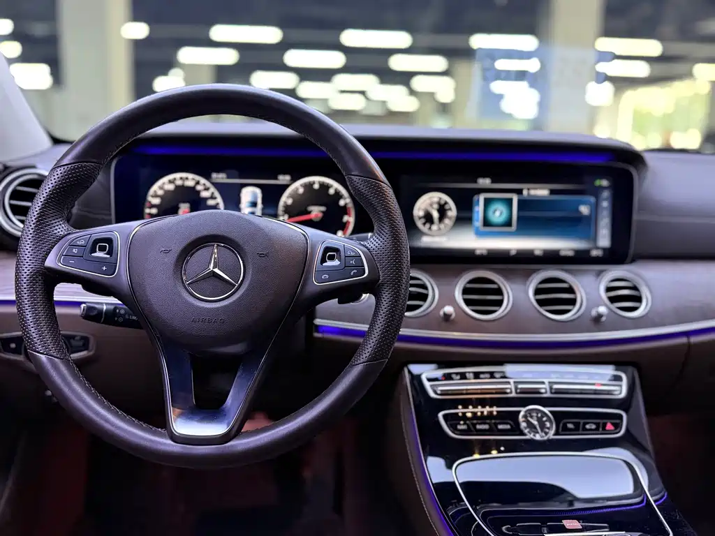 Mercedes-Benz E-Class 2017 — фото 17